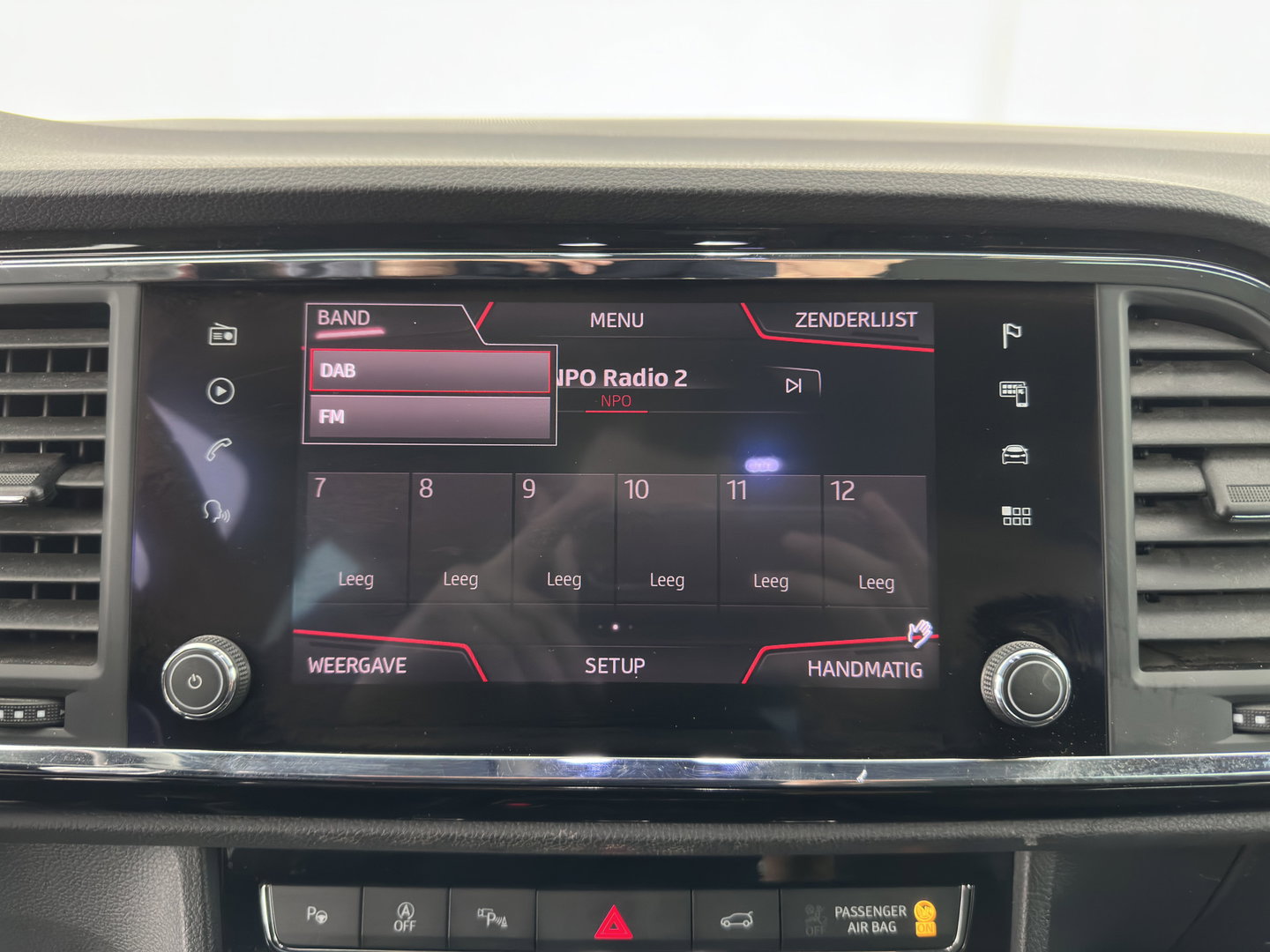 SEAT Ateca 1.5 TSI FR Business Intense (INCL.BTW) *LEATHER-MICROFIBRE | FULL-LED | DIGI-COCKPIT | BEATS-AUDIO | TOP-VIEW | KEYLESS | CARPLAY | NAVI-FULLMAP | DAB+ | SPORT-SEATS | PRIVACY-GLASS | ECC | PDC | CRUISE | 19''ALU | TOWB