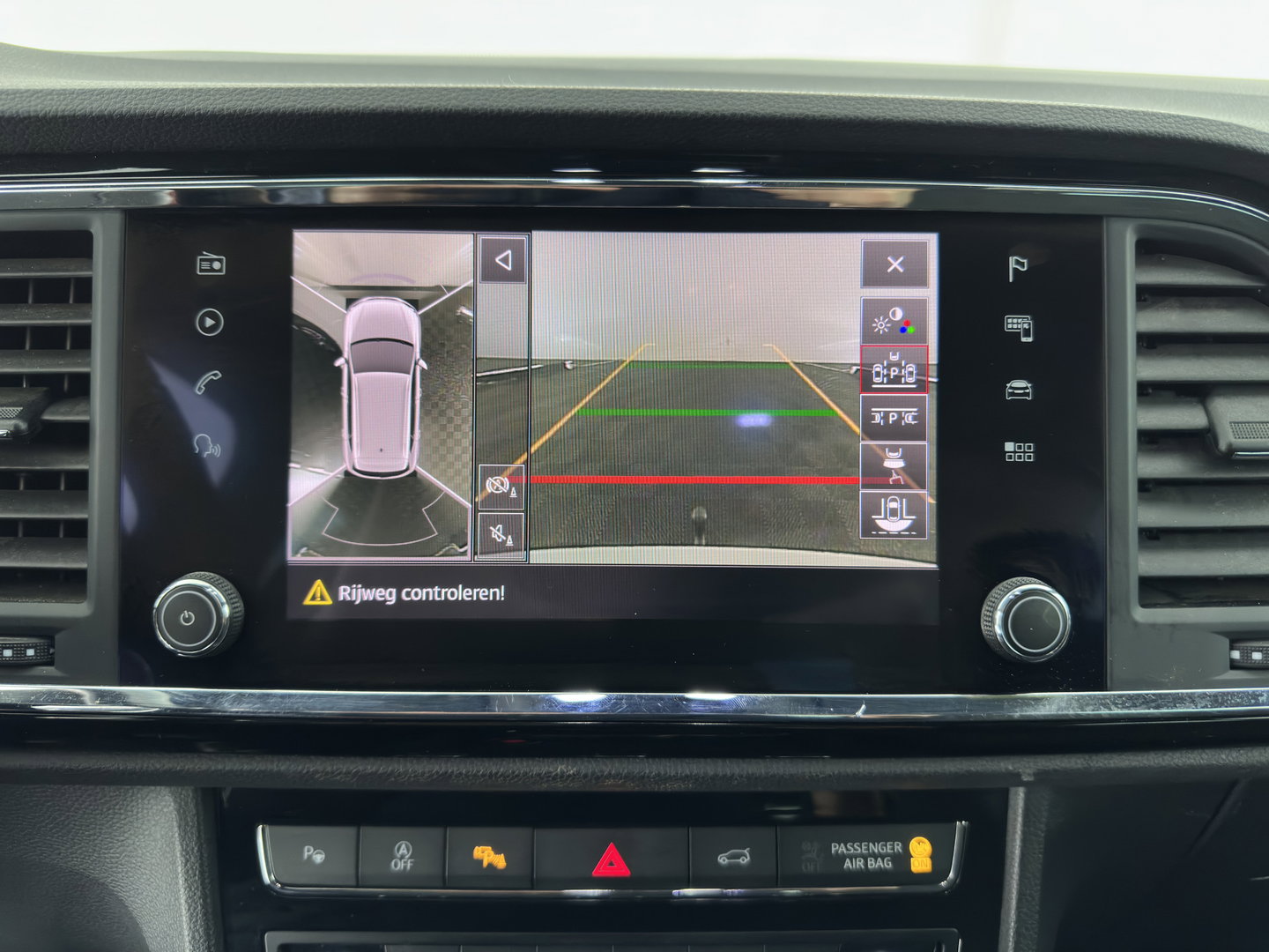 SEAT Ateca 1.5 TSI FR Business Intense (INCL.BTW) *LEATHER-MICROFIBRE | FULL-LED | DIGI-COCKPIT | BEATS-AUDIO | TOP-VIEW | KEYLESS | CARPLAY | NAVI-FULLMAP | DAB+ | SPORT-SEATS | PRIVACY-GLASS | ECC | PDC | CRUISE | 19''ALU | TOWB