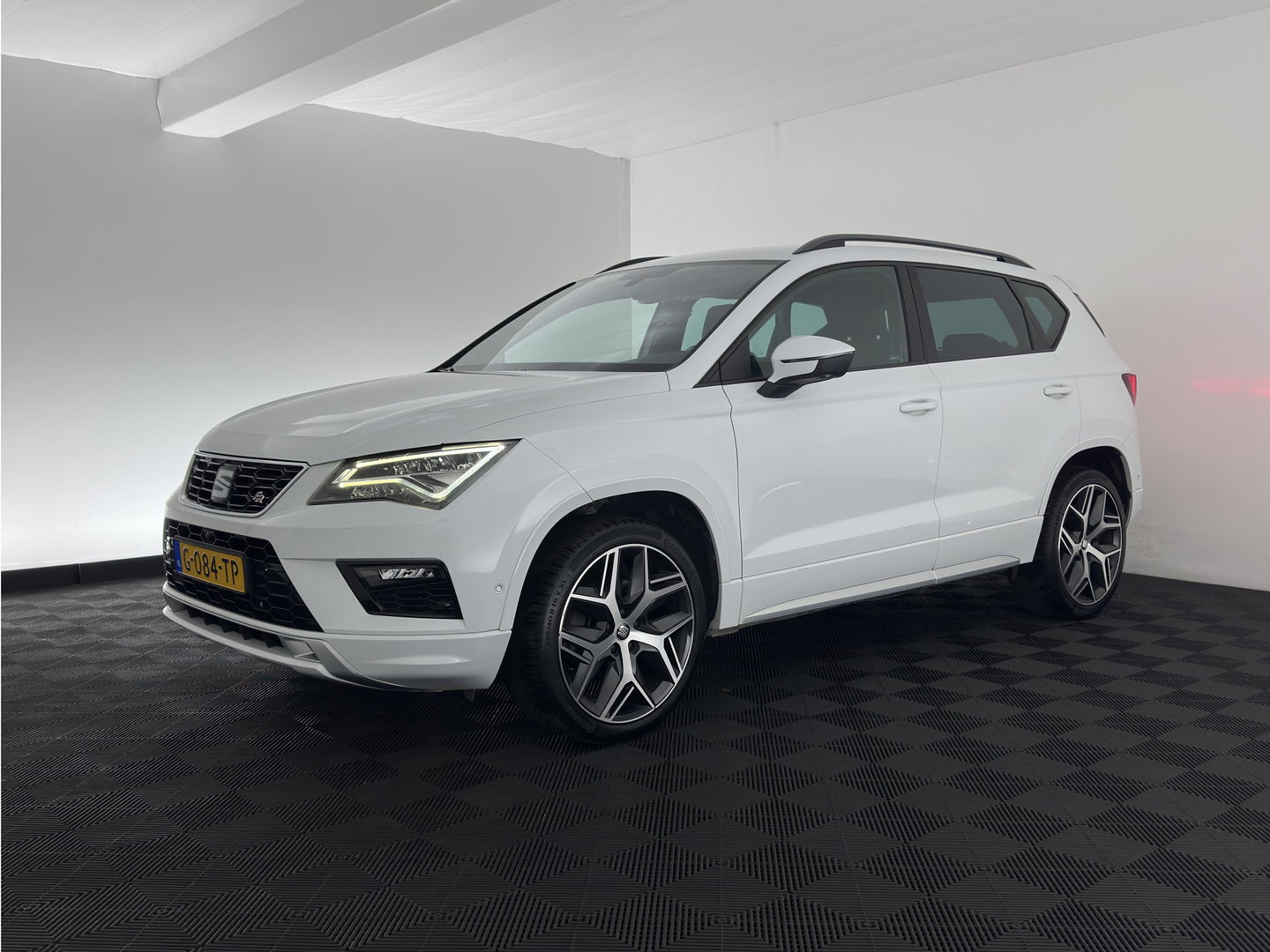 SEAT Ateca 1.5 TSI FR Business Intense (INCL.BTW) *LEATHER-MICROFIBRE | FULL-LED | DIGI-COCKPIT | BEATS-AUDIO | TOP-VIEW | KEYLESS | CARPLAY | NAVI-FULLMAP | DAB+ | SPORT-SEATS | PRIVACY-GLASS | ECC | PDC | CRUISE | 19''ALU | TOWB