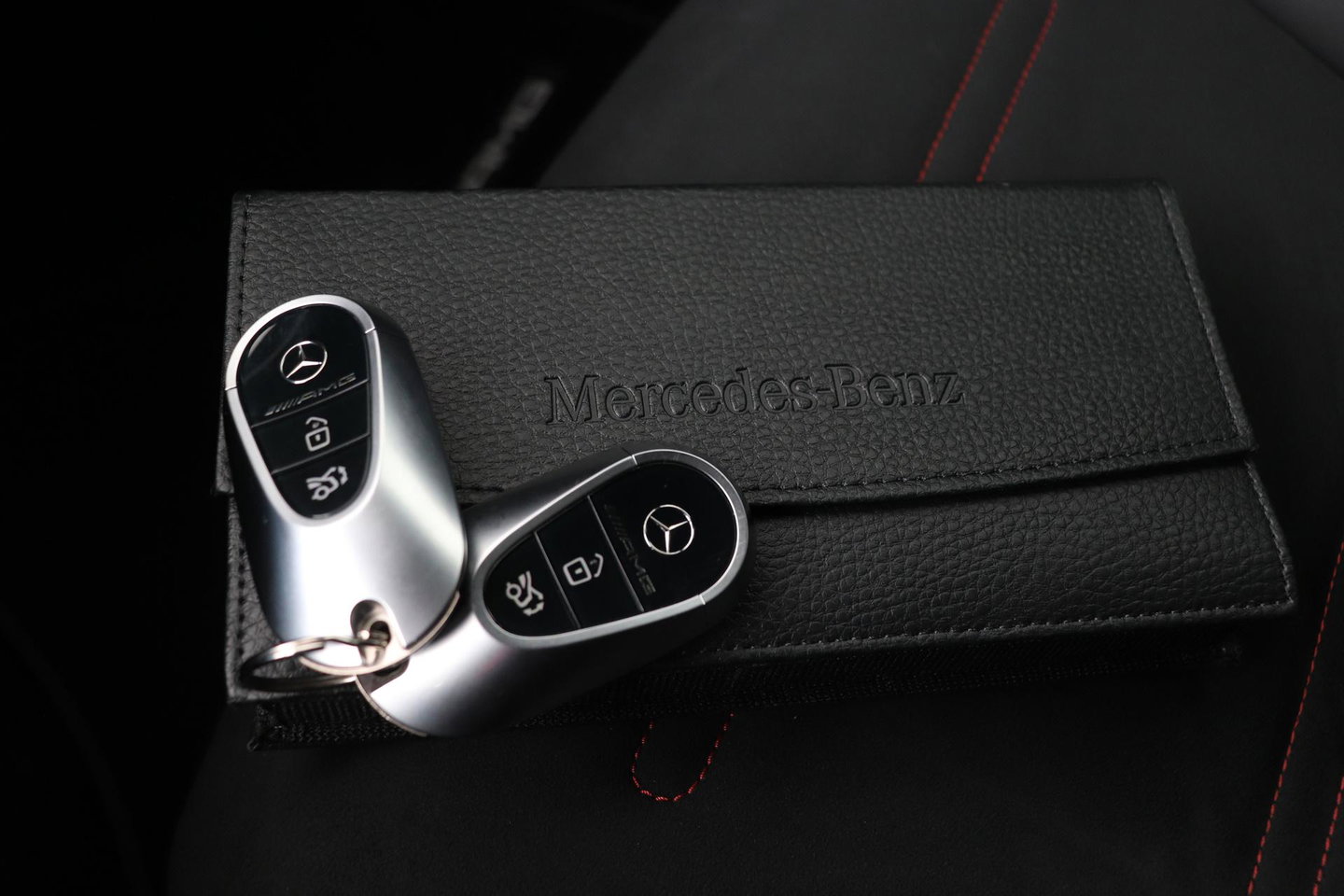 Mercedes-Benz E-Klasse AMG 53 4MATIC+ | Achterasbesturing | 360° Camera | Trekhaak | Keyless | Stoelverwarming | 20 Inch