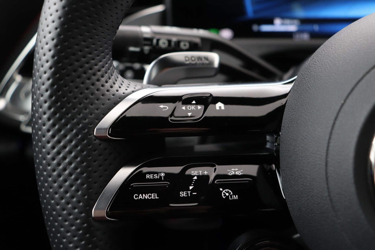 Mercedes-Benz E-Klasse AMG 53 4MATIC+ | Achterasbesturing | 360° Camera | Trekhaak | Keyless | Stoelverwarming | 20 Inch
