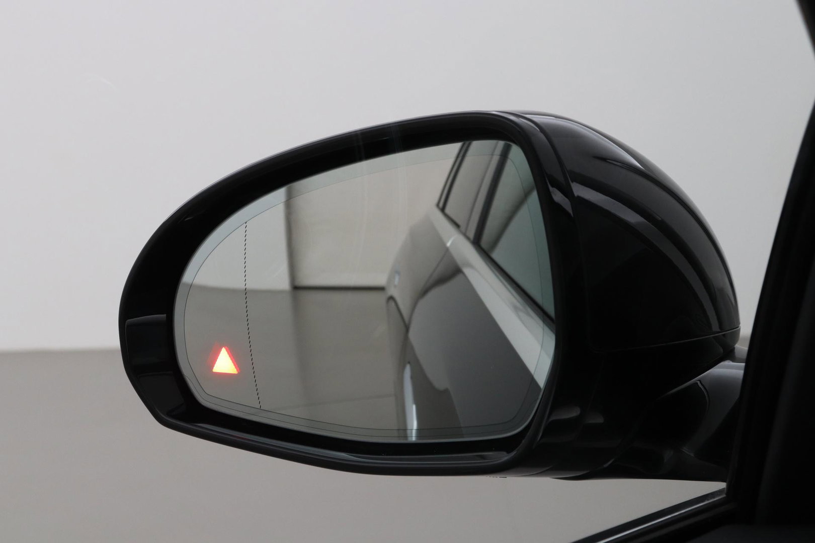 Mercedes-Benz E-Klasse AMG 53 4MATIC+ | Achterasbesturing | 360° Camera | Trekhaak | Keyless | Stoelverwarming | 20 Inch