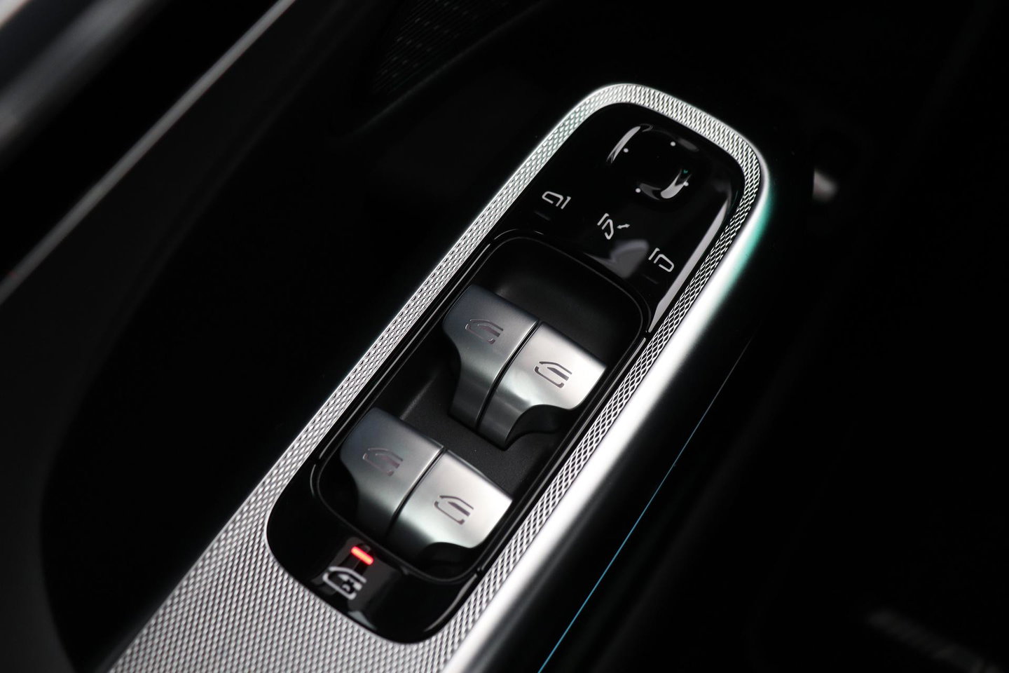 Mercedes-Benz E-Klasse AMG 53 4MATIC+ | Achterasbesturing | 360° Camera | Trekhaak | Keyless | Stoelverwarming | 20 Inch
