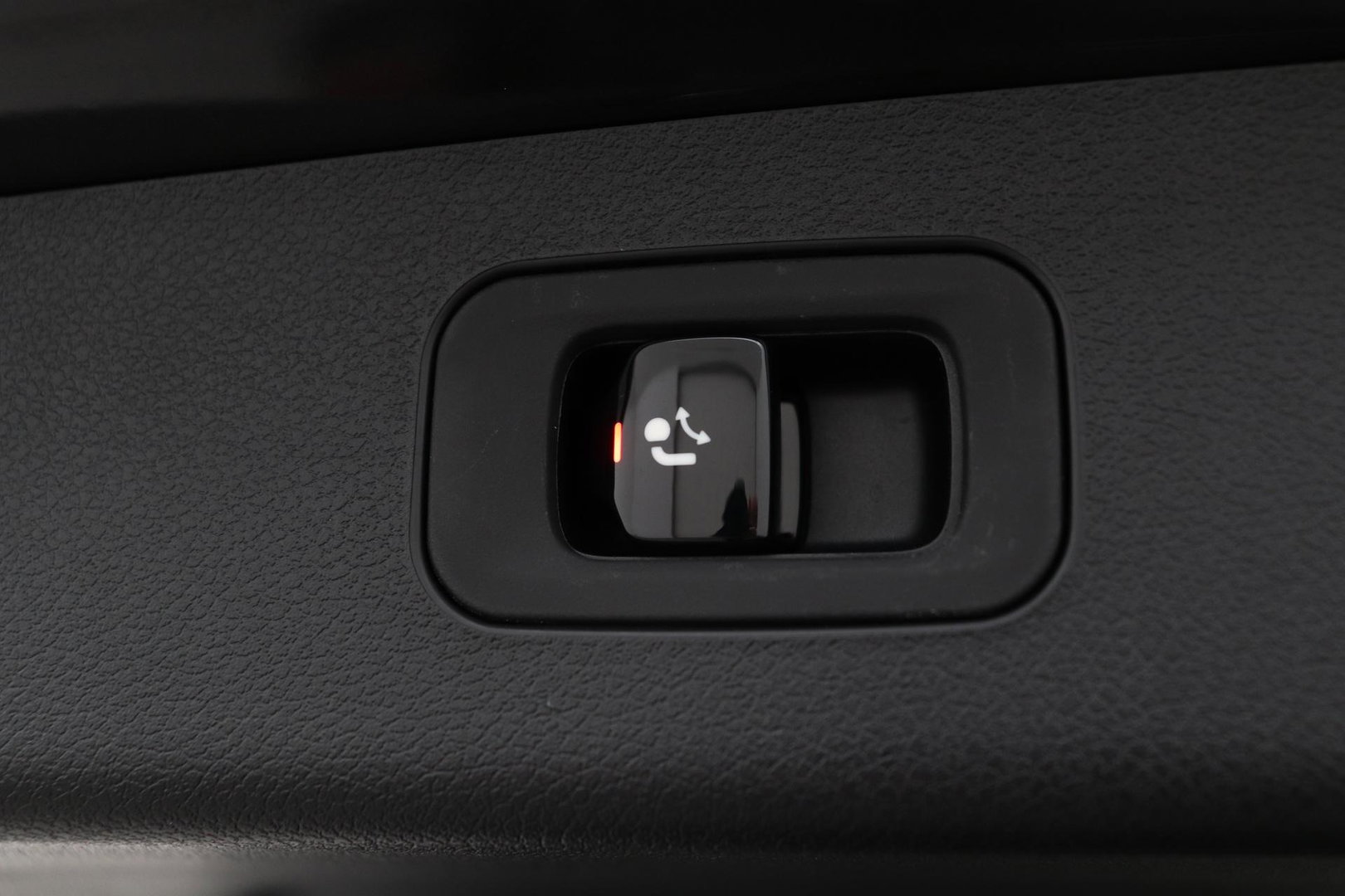 Mercedes-Benz E-Klasse AMG 53 4MATIC+ | Achterasbesturing | 360° Camera | Trekhaak | Keyless | Stoelverwarming | 20 Inch
