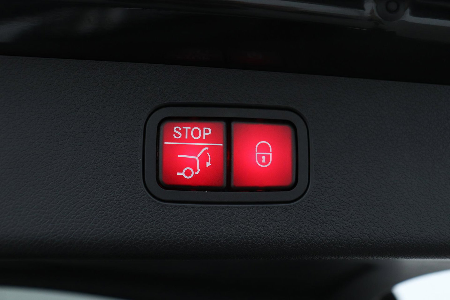 Mercedes-Benz E-Klasse AMG 53 4MATIC+ | Achterasbesturing | 360° Camera | Trekhaak | Keyless | Stoelverwarming | 20 Inch