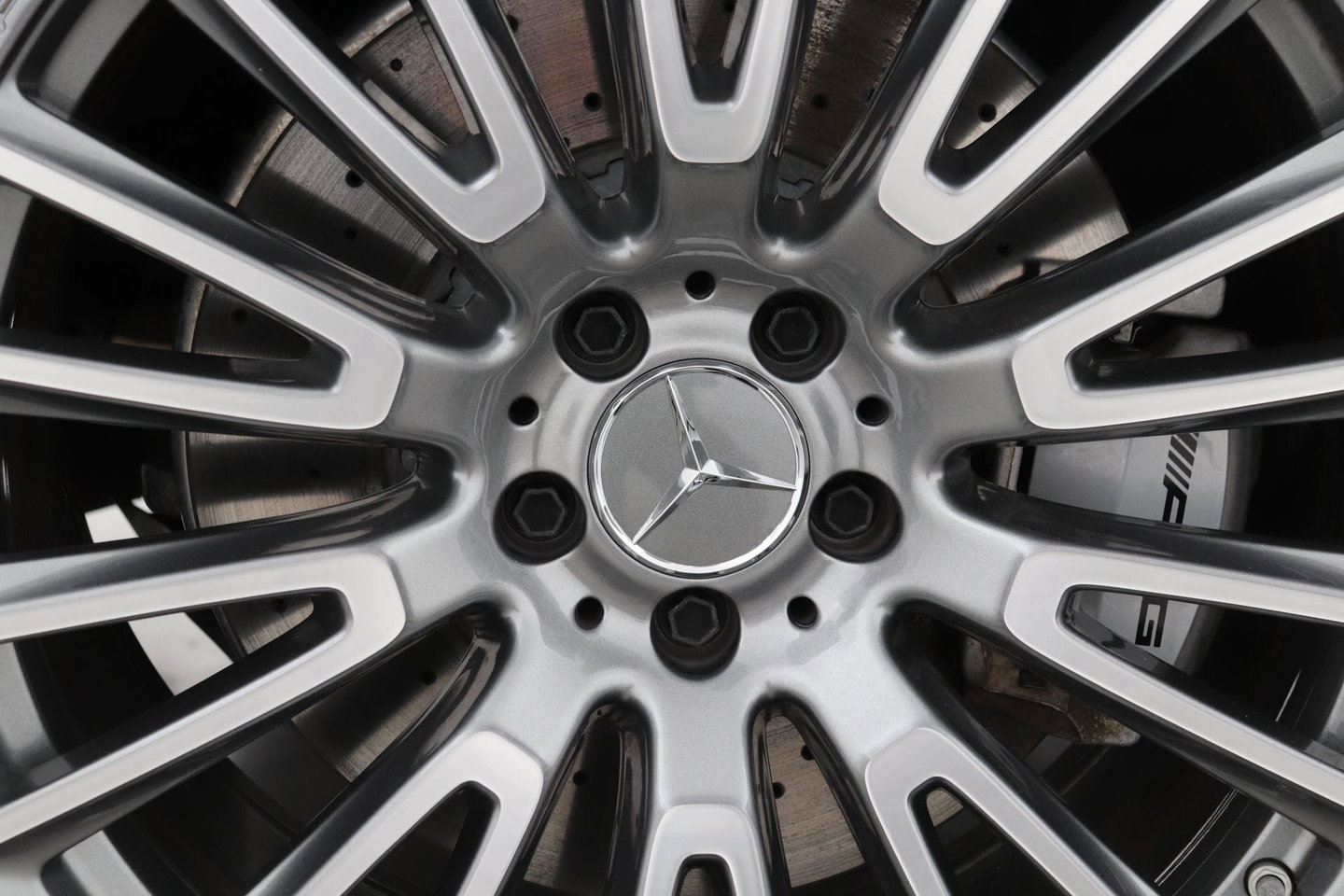 Mercedes-Benz E-Klasse AMG 53 4MATIC+ | Achterasbesturing | 360° Camera | Trekhaak | Keyless | Stoelverwarming | 20 Inch