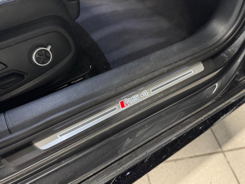 Audi A4 Avant 2.9 TFSI RS 4 quattro 450PK B&O 3D Pano Carbon Massage Leder