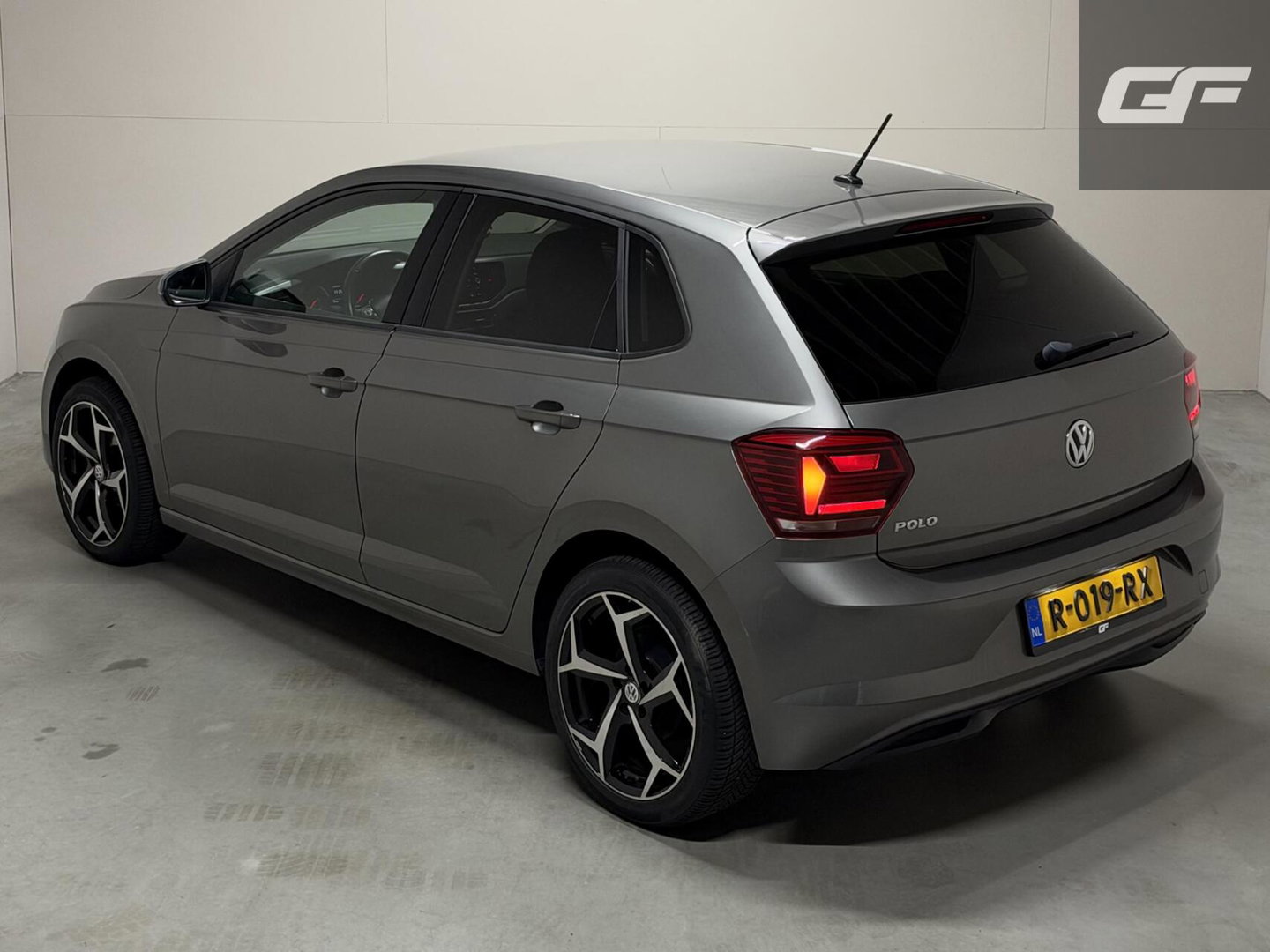 Volkswagen Polo 1.0 TSI 17” R-Line DSG CarPlay Stoelverwarming