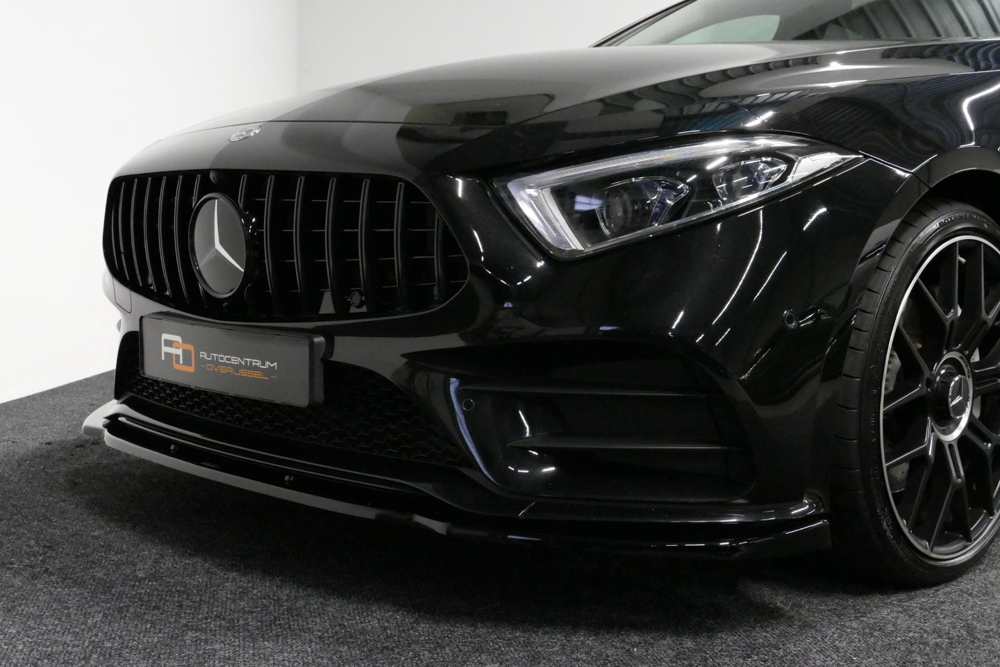 Mercedes-Benz CLS 450 4MATIC AMG Line / CLS63 AMG Diffuser / Panamericana Grille / Maxton Design Bodykit / Schuif-/kanteldak / Multibeam LED / Apple Carplay - Android Auto / 360 graden Camera / 20'' LMV / Stoelverwarming / Achteruitrijcamera / Dodehoek detectie