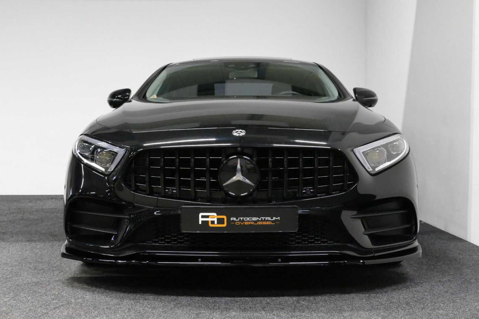 Mercedes-Benz CLS 450 4MATIC AMG Line / CLS63 AMG Diffuser / Panamericana Grille / Maxton Design Bodykit / Schuif-/kanteldak / Multibeam LED / Apple Carplay - Android Auto / 360 graden Camera / 20'' LMV / Stoelverwarming / Achteruitrijcamera / Dodehoek detectie