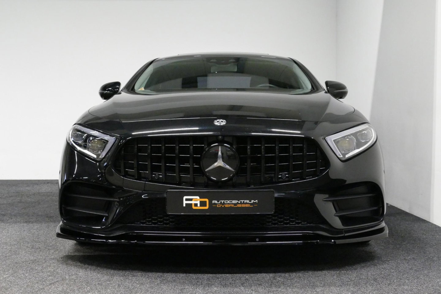 Mercedes-Benz CLS 450 4MATIC AMG Line / CLS63 AMG Diffuser / Panamericana Grille / Maxton Design Bodykit / Schuif-/kanteldak / Multibeam LED / Apple Carplay - Android Auto / 360 graden Camera / 20'' LMV / Stoelverwarming / Achteruitrijcamera / Dodehoek detectie
