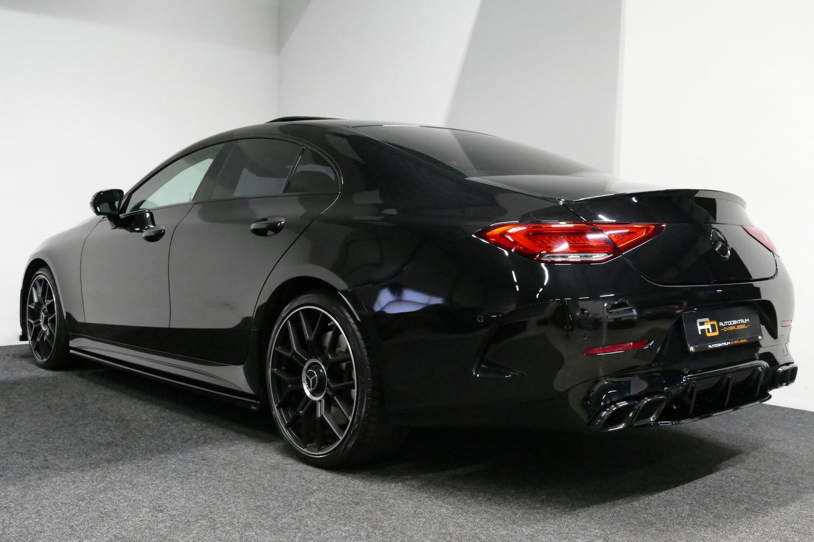 Mercedes-Benz CLS 450 4MATIC AMG Line / CLS63 AMG Diffuser / Panamericana Grille / Maxton Design Bodykit / Schuif-/kanteldak / Multibeam LED / Apple Carplay - Android Auto / 360 graden Camera / 20'' LMV / Stoelverwarming / Achteruitrijcamera / Dodehoek detectie