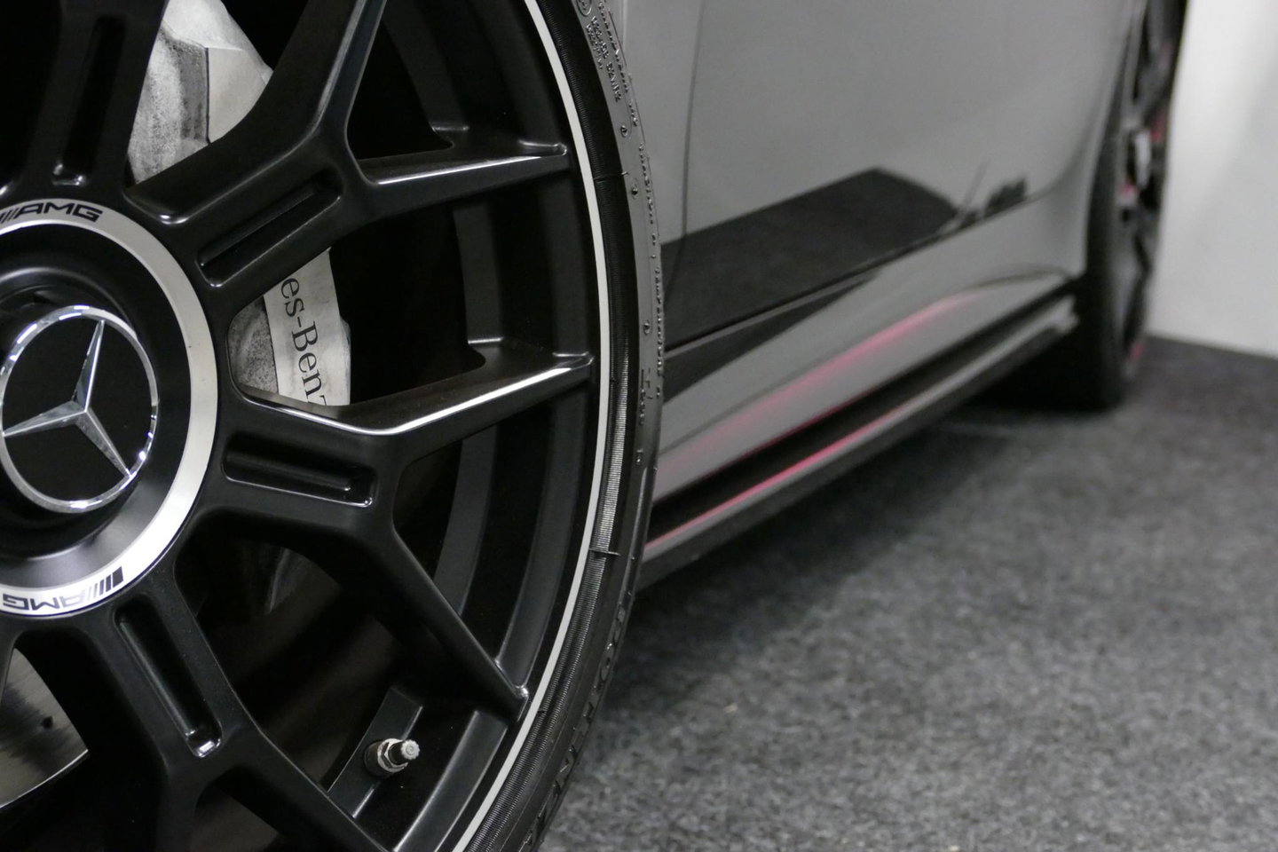 Mercedes-Benz CLS 450 4MATIC AMG Line / CLS63 AMG Diffuser / Panamericana Grille / Maxton Design Bodykit / Schuif-/kanteldak / Multibeam LED / Apple Carplay - Android Auto / 360 graden Camera / 20'' LMV / Stoelverwarming / Achteruitrijcamera / Dodehoek detectie