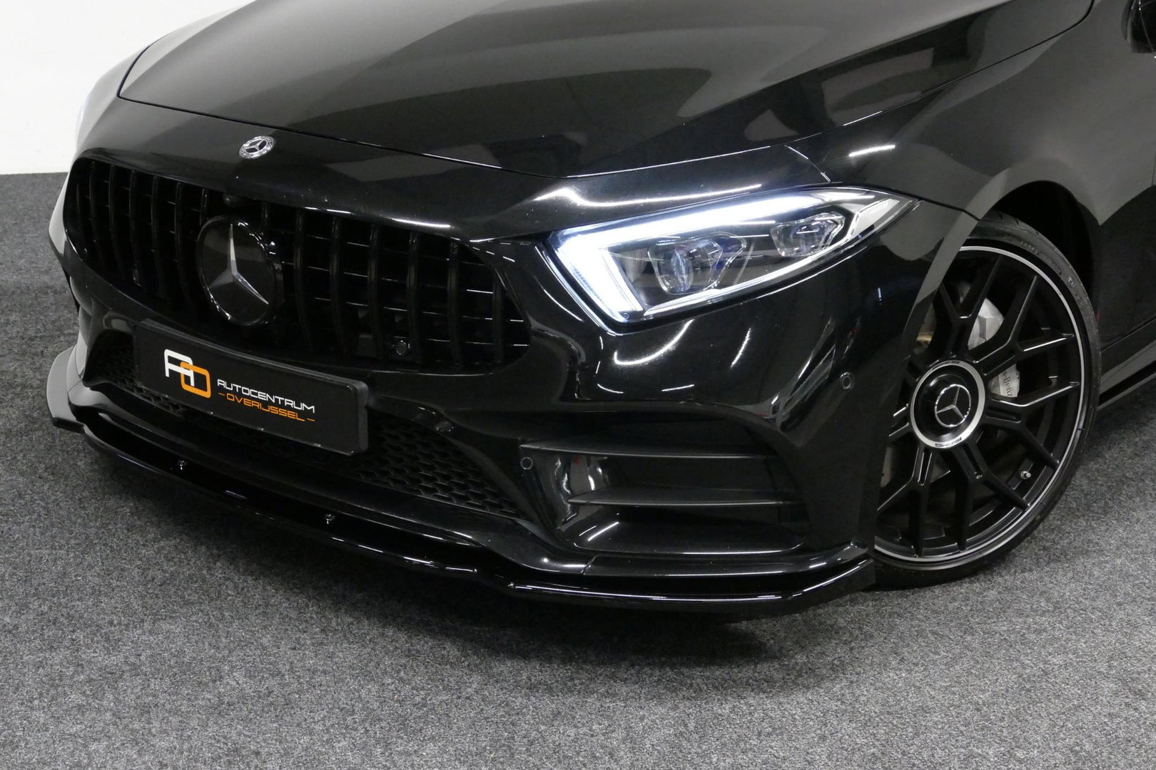 Mercedes-Benz CLS 450 4MATIC AMG Line / CLS63 AMG Diffuser / Panamericana Grille / Maxton Design Bodykit / Schuif-/kanteldak / Multibeam LED / Apple Carplay - Android Auto / 360 graden Camera / 20'' LMV / Stoelverwarming / Achteruitrijcamera / Dodehoek detectie