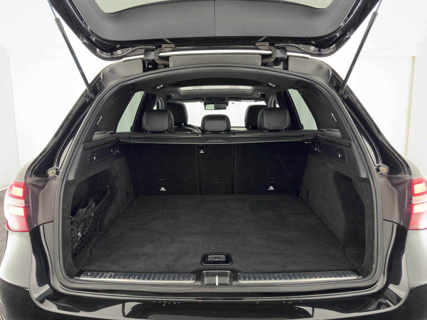 Mercedes-Benz GLC 250 d 4MATIC Prestige Aut. *PANO | HEAD-UP | LEATHER | FULL-LED | DISTRONIC | BURMESTER | MEMORY-PACK | HEATED-SPORTSEATS | BLIND-SPOT | NAVI-FULLMAP | PRIVACY-GLASS | SHIFT-PADDLES | ECC | PDC | TOWBAR | 19''ALU*