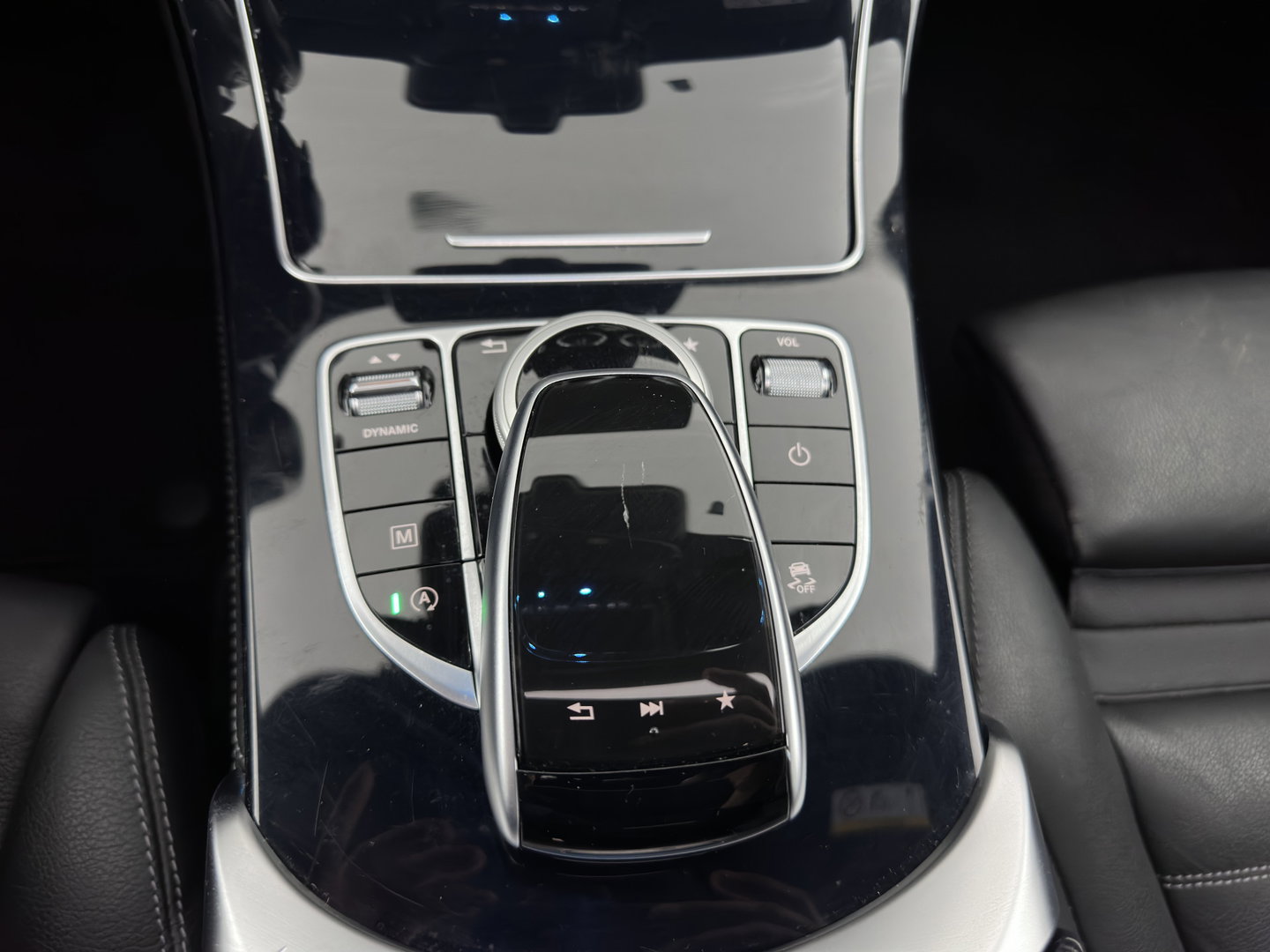 Mercedes-Benz GLC 250 d 4MATIC Prestige Aut. *PANO | HEAD-UP | LEATHER | FULL-LED | DISTRONIC | BURMESTER | MEMORY-PACK | HEATED-SPORTSEATS | BLIND-SPOT | NAVI-FULLMAP | PRIVACY-GLASS | SHIFT-PADDLES | ECC | PDC | TOWBAR | 19''ALU*
