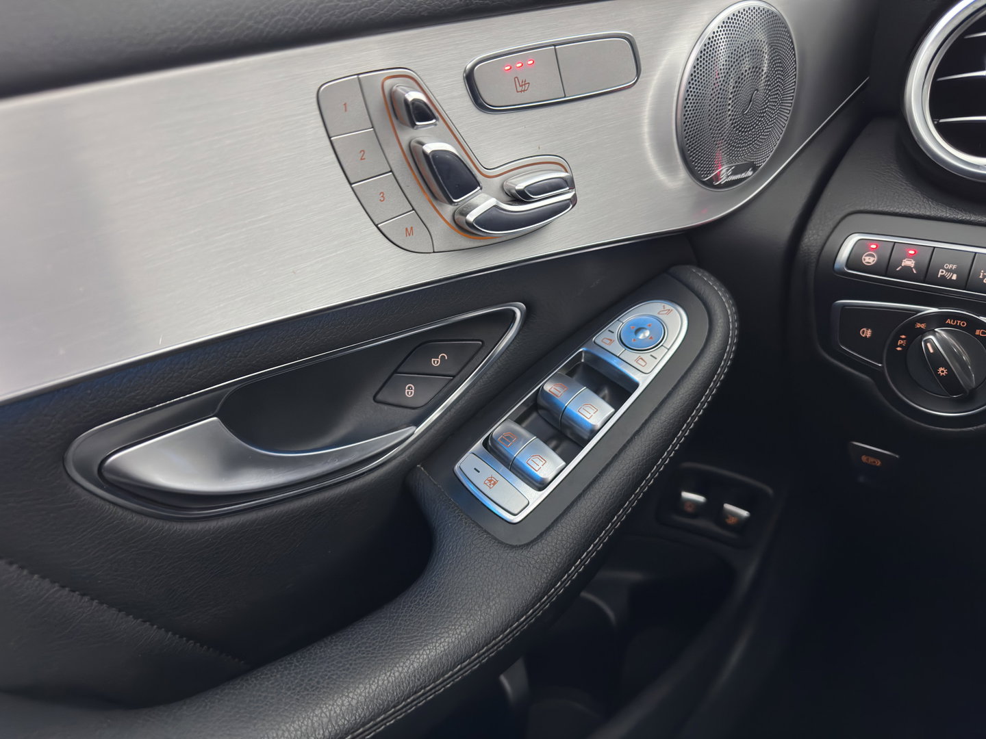 Mercedes-Benz GLC 250 d 4MATIC Prestige Aut. *PANO | HEAD-UP | LEATHER | FULL-LED | DISTRONIC | BURMESTER | MEMORY-PACK | HEATED-SPORTSEATS | BLIND-SPOT | NAVI-FULLMAP | PRIVACY-GLASS | SHIFT-PADDLES | ECC | PDC | TOWBAR | 19''ALU*