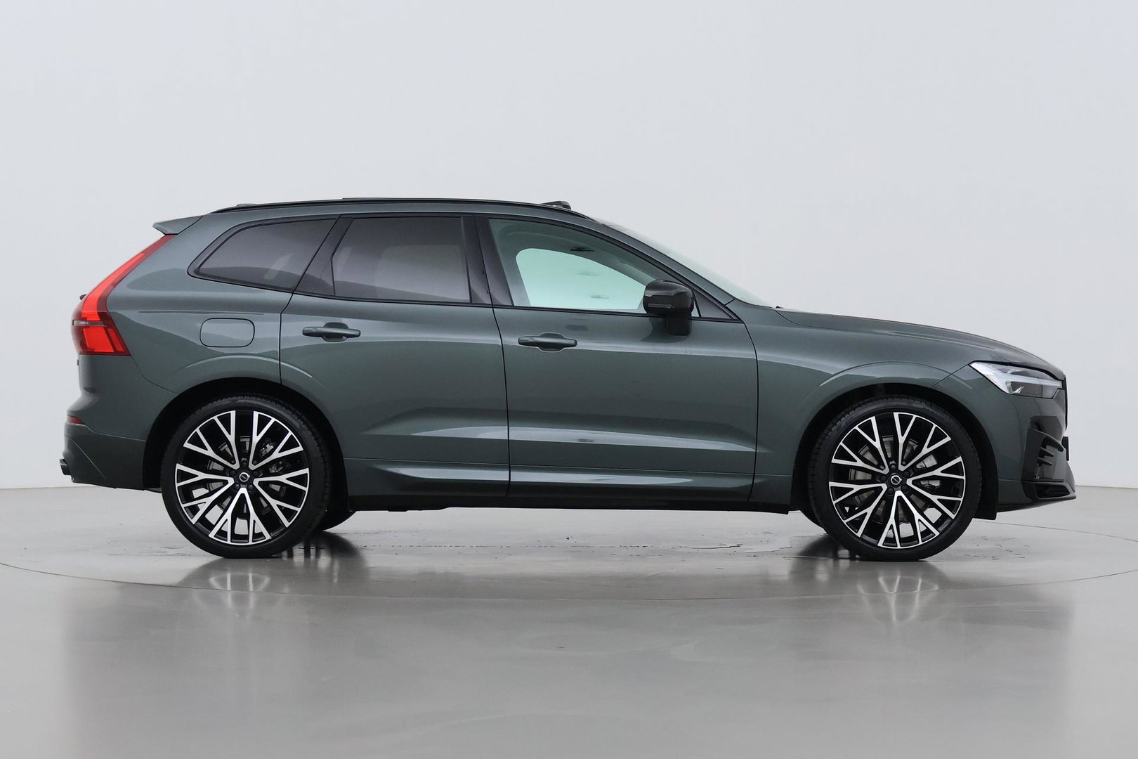 Volvo XC60 T6 Plus Dark | HEICO | ACC | Panoramadak | Harman/Kardon | Stoel+Stuurverwarming | 22 Inch