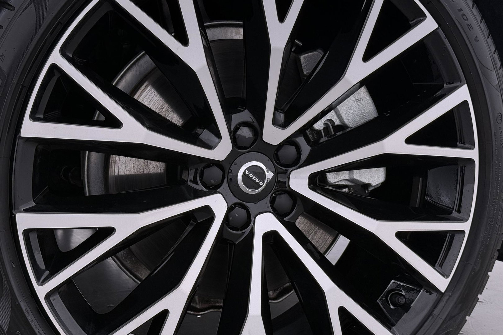 Volvo XC60 T6 Plus Dark | HEICO | ACC | Panoramadak | Harman/Kardon | Stoel+Stuurverwarming | 22 Inch