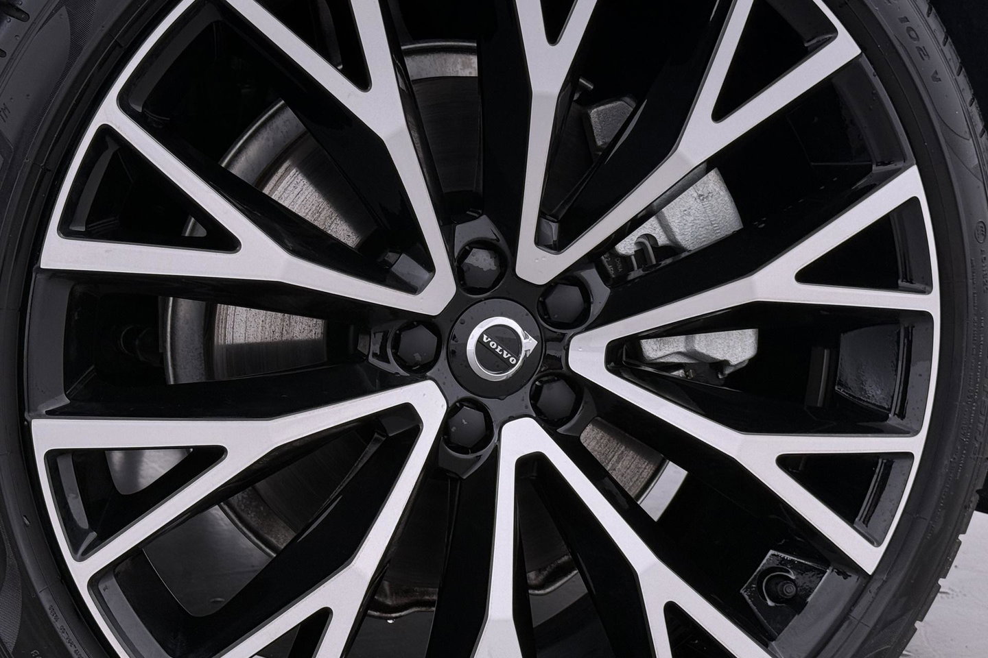 Volvo XC60 T6 Plus Dark | HEICO | ACC | Panoramadak | Harman/Kardon | Stoel+Stuurverwarming | 22 Inch