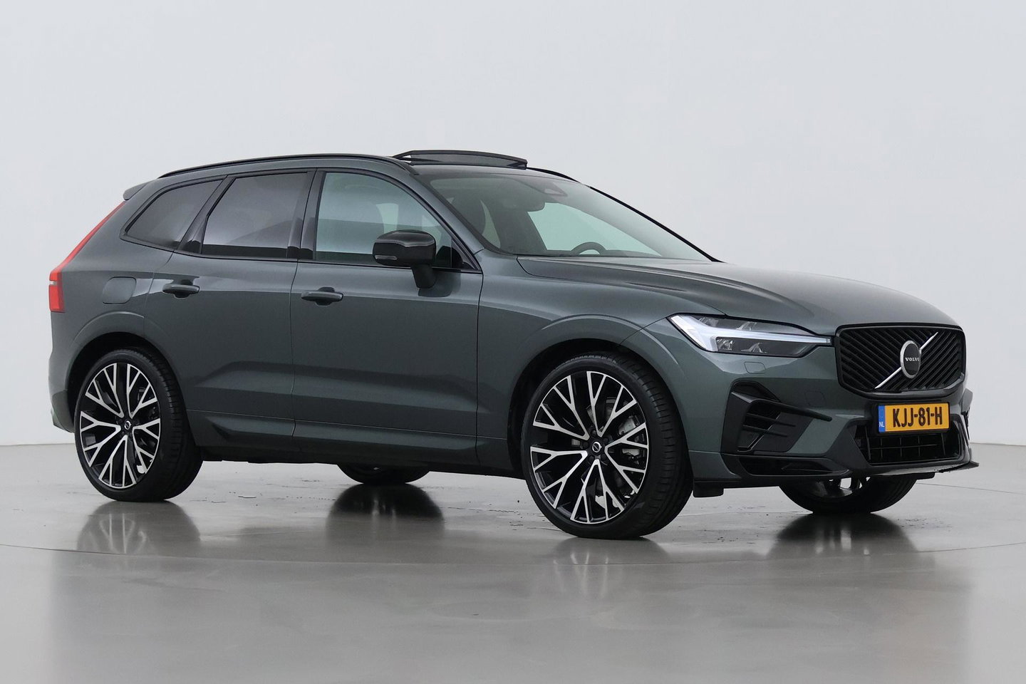 Volvo XC60 T6 Plus Dark | HEICO | ACC | Panoramadak | Harman/Kardon | Stoel+Stuurverwarming | 22 Inch