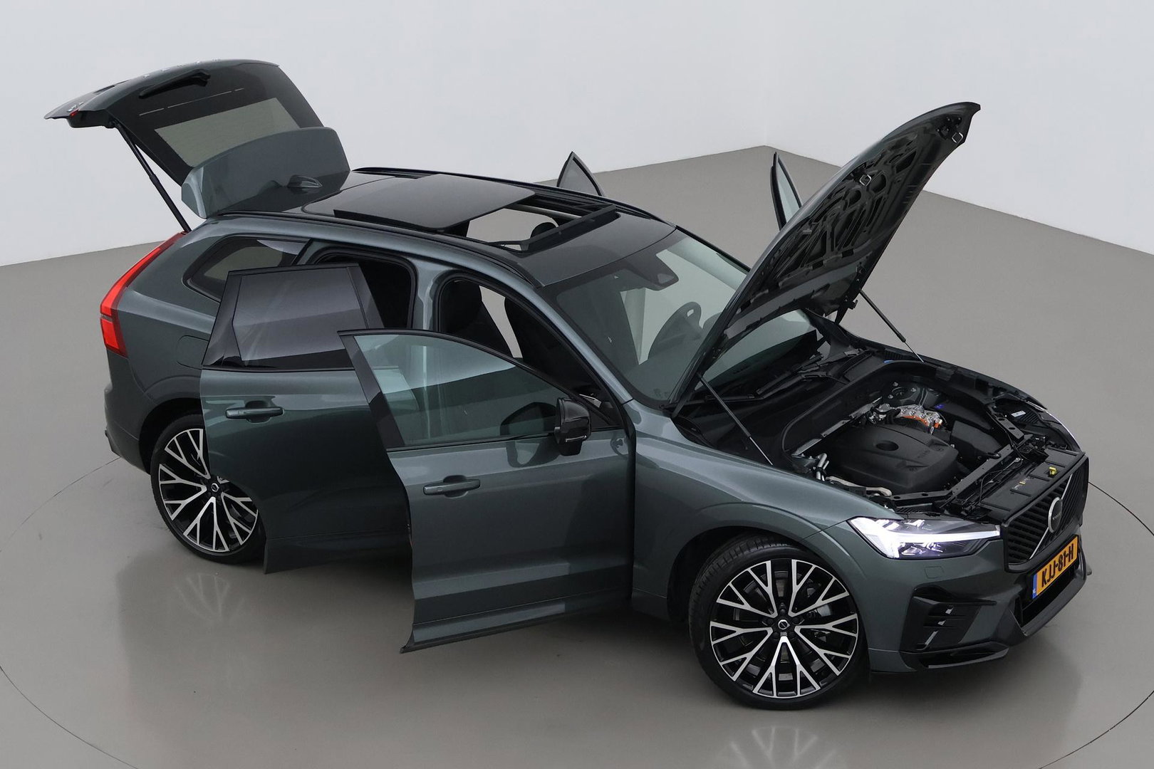 Volvo XC60 T6 Plus Dark | HEICO | ACC | Panoramadak | Harman/Kardon | Stoel+Stuurverwarming | 22 Inch