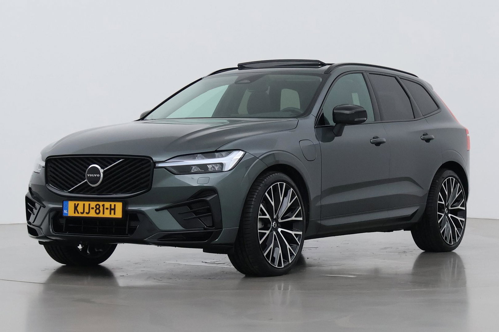 Volvo XC60 T6 Plus Dark | HEICO | ACC | Panoramadak | Harman/Kardon | Stoel+Stuurverwarming | 22 Inch