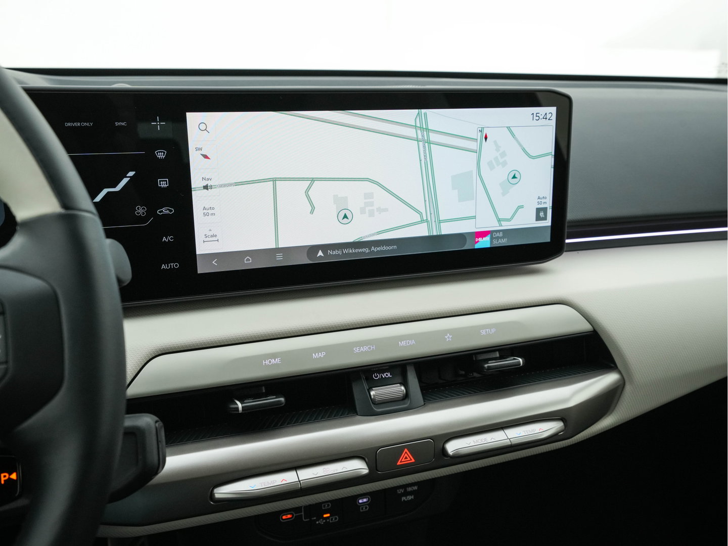 Kia EV4 GT-Line 81.4 kWh (3-Fase-11kW) { SoH-100%} Aut. *HEATPUMP | LEATHER | HARMAN/KARDON | PREMIUM-RELAX-SEATS | ADAPTIVE-LED | V2L | TOPVIEW | CARPLAY | BLINDSPOT | DIGI-COCKPIT | PRIVACY-GLASS | ECC | PDC | HEATED /VENTILATED | 19"ALU*