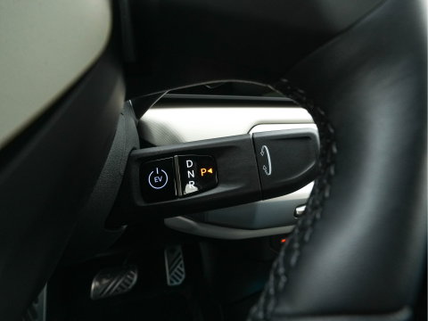 Kia EV4 GT-Line 81.4 kWh (3-Fase-11kW) { SoH-100%} Aut. *HEATPUMP | LEATHER | HARMAN/KARDON | PREMIUM-RELAX-SEATS | ADAPTIVE-LED | V2L | TOPVIEW | CARPLAY | BLINDSPOT | DIGI-COCKPIT | PRIVACY-GLASS | ECC | PDC | HEATED /VENTILATED | 19"ALU*
