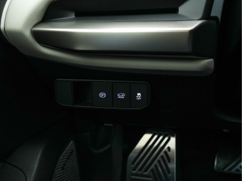 Kia EV4 GT-Line 81.4 kWh (3-Fase-11kW) { SoH-100%} Aut. *HEATPUMP | LEATHER | HARMAN/KARDON | PREMIUM-RELAX-SEATS | ADAPTIVE-LED | V2L | TOPVIEW | CARPLAY | BLINDSPOT | DIGI-COCKPIT | PRIVACY-GLASS | ECC | PDC | HEATED /VENTILATED | 19"ALU*