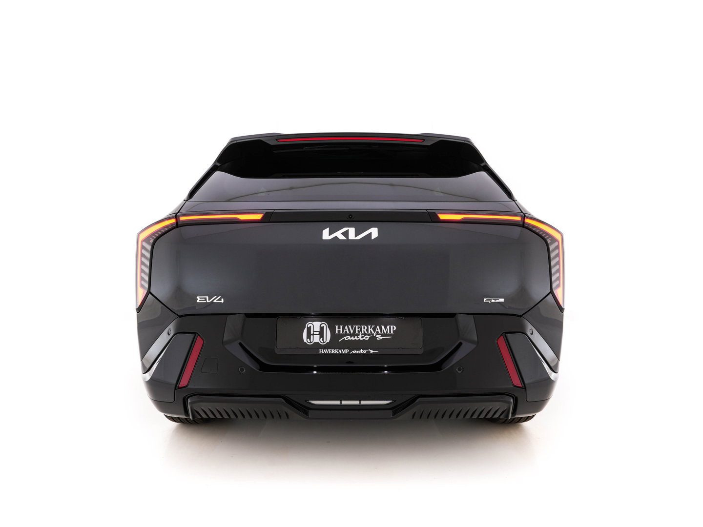 Kia EV4 GT-Line 81.4 kWh (3-Fase-11kW) { SoH-100%} Aut. *HEATPUMP | LEATHER | HARMAN/KARDON | PREMIUM-RELAX-SEATS | ADAPTIVE-LED | V2L | TOPVIEW | CARPLAY | BLINDSPOT | DIGI-COCKPIT | PRIVACY-GLASS | ECC | PDC | HEATED /VENTILATED | 19"ALU*