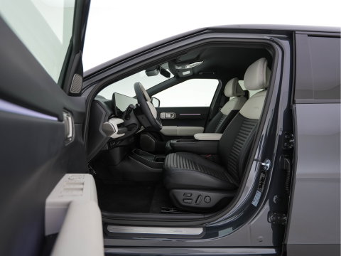 Kia EV4 GT-Line 81.4 kWh (3-Fase-11kW) { SoH-100%} Aut. *HEATPUMP | LEATHER | HARMAN/KARDON | PREMIUM-RELAX-SEATS | ADAPTIVE-LED | V2L | TOPVIEW | CARPLAY | BLINDSPOT | DIGI-COCKPIT | PRIVACY-GLASS | ECC | PDC | HEATED /VENTILATED | 19"ALU*