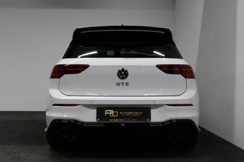 Volkswagen Golf 1.4 eHybrid GTE / GTI Look Diffuser / GTI Look Spoiler / Maxton Design Bodykit / Panoramadak / Matrix LED / Apple Carplay - Android Auto / Stoelverwarming / Ambienteverlichting / 19'' LMV / Achteruitrijcamera / Rode remzadels / Mistverlichting LED