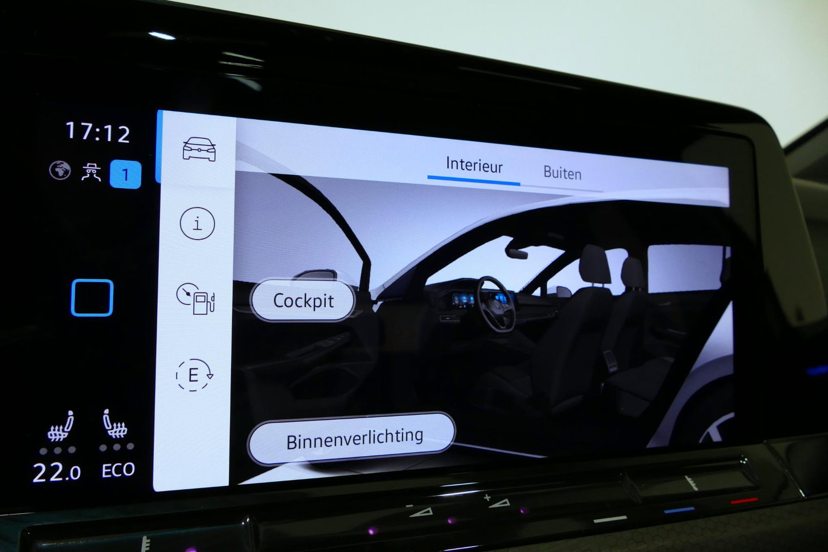 Volkswagen Golf 1.4 eHybrid GTE / GTI Look Diffuser / GTI Look Spoiler / Maxton Design Bodykit / Panoramadak / Matrix LED / Apple Carplay - Android Auto / Stoelverwarming / Ambienteverlichting / 19'' LMV / Achteruitrijcamera / Rode remzadels / Mistverlichting LED