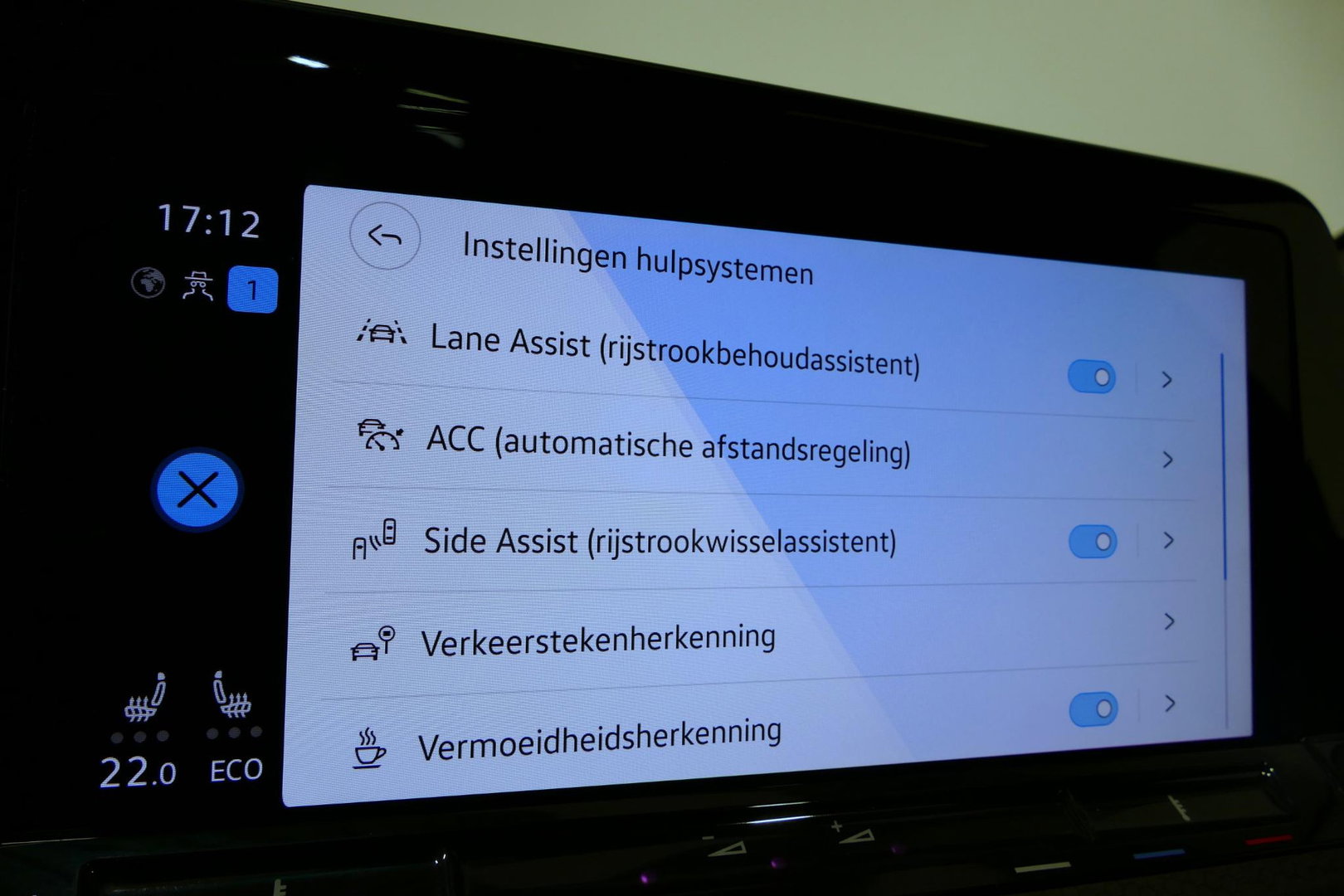 Volkswagen Golf 1.4 eHybrid GTE / GTI Look Diffuser / GTI Look Spoiler / Maxton Design Bodykit / Panoramadak / Matrix LED / Apple Carplay - Android Auto / Stoelverwarming / Ambienteverlichting / 19'' LMV / Achteruitrijcamera / Rode remzadels / Mistverlichting LED