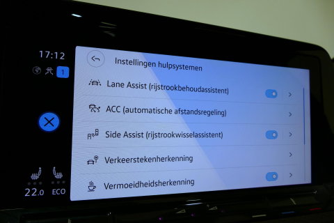 Volkswagen Golf 1.4 eHybrid GTE / GTI Look Diffuser / GTI Look Spoiler / Maxton Design Bodykit / Panoramadak / Matrix LED / Apple Carplay - Android Auto / Stoelverwarming / Ambienteverlichting / 19'' LMV / Achteruitrijcamera / Rode remzadels / Mistverlichting LED