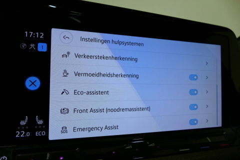 Volkswagen Golf 1.4 eHybrid GTE / GTI Look Diffuser / GTI Look Spoiler / Maxton Design Bodykit / Panoramadak / Matrix LED / Apple Carplay - Android Auto / Stoelverwarming / Ambienteverlichting / 19'' LMV / Achteruitrijcamera / Rode remzadels / Mistverlichting LED