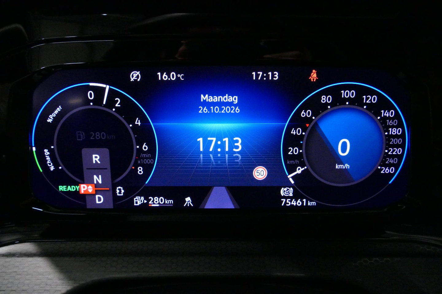 Volkswagen Golf 1.4 eHybrid GTE / GTI Look Diffuser / GTI Look Spoiler / Maxton Design Bodykit / Panoramadak / Matrix LED / Apple Carplay - Android Auto / Stoelverwarming / Ambienteverlichting / 19'' LMV / Achteruitrijcamera / Rode remzadels / Mistverlichting LED