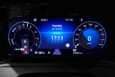 Volkswagen Golf 1.4 eHybrid GTE / GTI Look Diffuser / GTI Look Spoiler / Maxton Design Bodykit / Panoramadak / Matrix LED / Apple Carplay - Android Auto / Stoelverwarming / Ambienteverlichting / 19'' LMV / Achteruitrijcamera / Rode remzadels / Mistverlichting LED