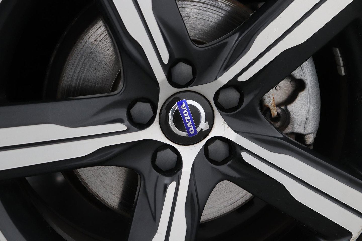 Volvo V60 T4 Business Sport R-Design | ACC | BLIS | Adaptieve Xenon | Stoelverwarming | Navigatie | 18 Inch