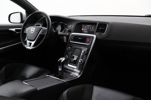 Volvo V60 T4 Business Sport R-Design | ACC | BLIS | Adaptieve Xenon | Stoelverwarming | Navigatie | 18 Inch