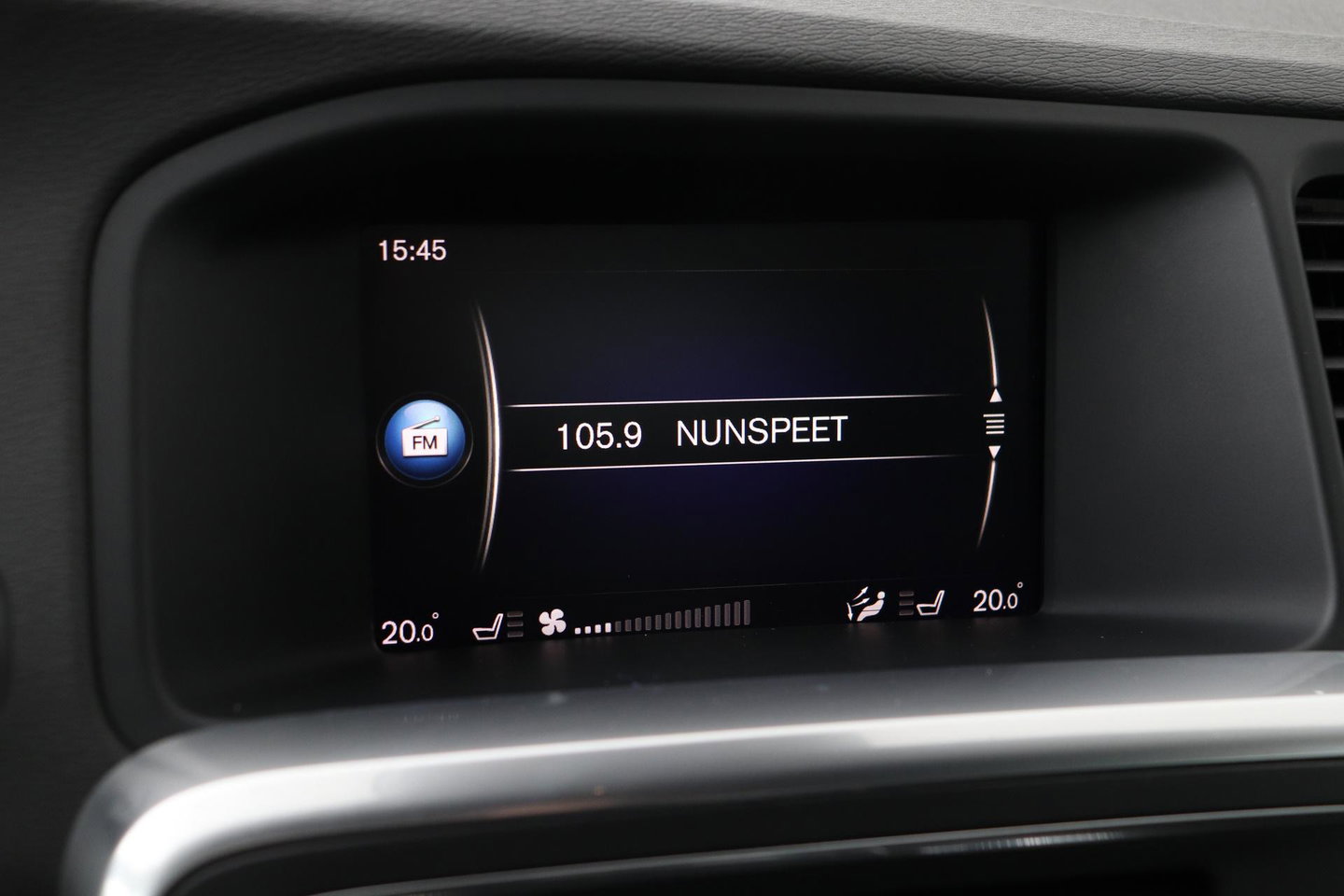 Volvo V60 T4 Business Sport R-Design | ACC | BLIS | Adaptieve Xenon | Stoelverwarming | Navigatie | 18 Inch