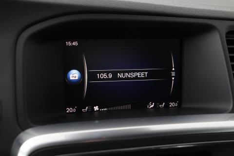 Volvo V60 T4 Business Sport R-Design | ACC | BLIS | Adaptieve Xenon | Stoelverwarming | Navigatie | 18 Inch