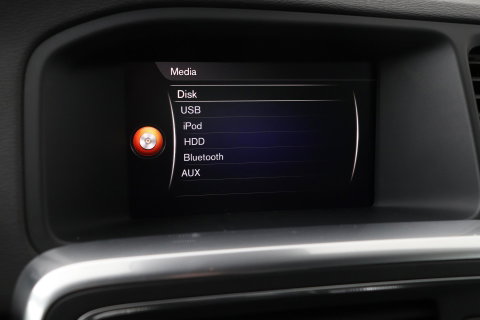 Volvo V60 T4 Business Sport R-Design | ACC | BLIS | Adaptieve Xenon | Stoelverwarming | Navigatie | 18 Inch