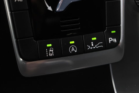 Volvo V60 T4 Business Sport R-Design | ACC | BLIS | Adaptieve Xenon | Stoelverwarming | Navigatie | 18 Inch