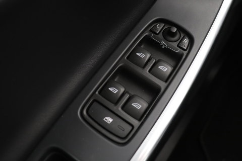 Volvo V60 T4 Business Sport R-Design | ACC | BLIS | Adaptieve Xenon | Stoelverwarming | Navigatie | 18 Inch