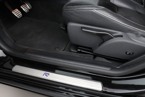 Volvo V60 T4 Business Sport R-Design | ACC | BLIS | Adaptieve Xenon | Stoelverwarming | Navigatie | 18 Inch