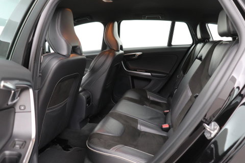 Volvo V60 T4 Business Sport R-Design | ACC | BLIS | Adaptieve Xenon | Stoelverwarming | Navigatie | 18 Inch