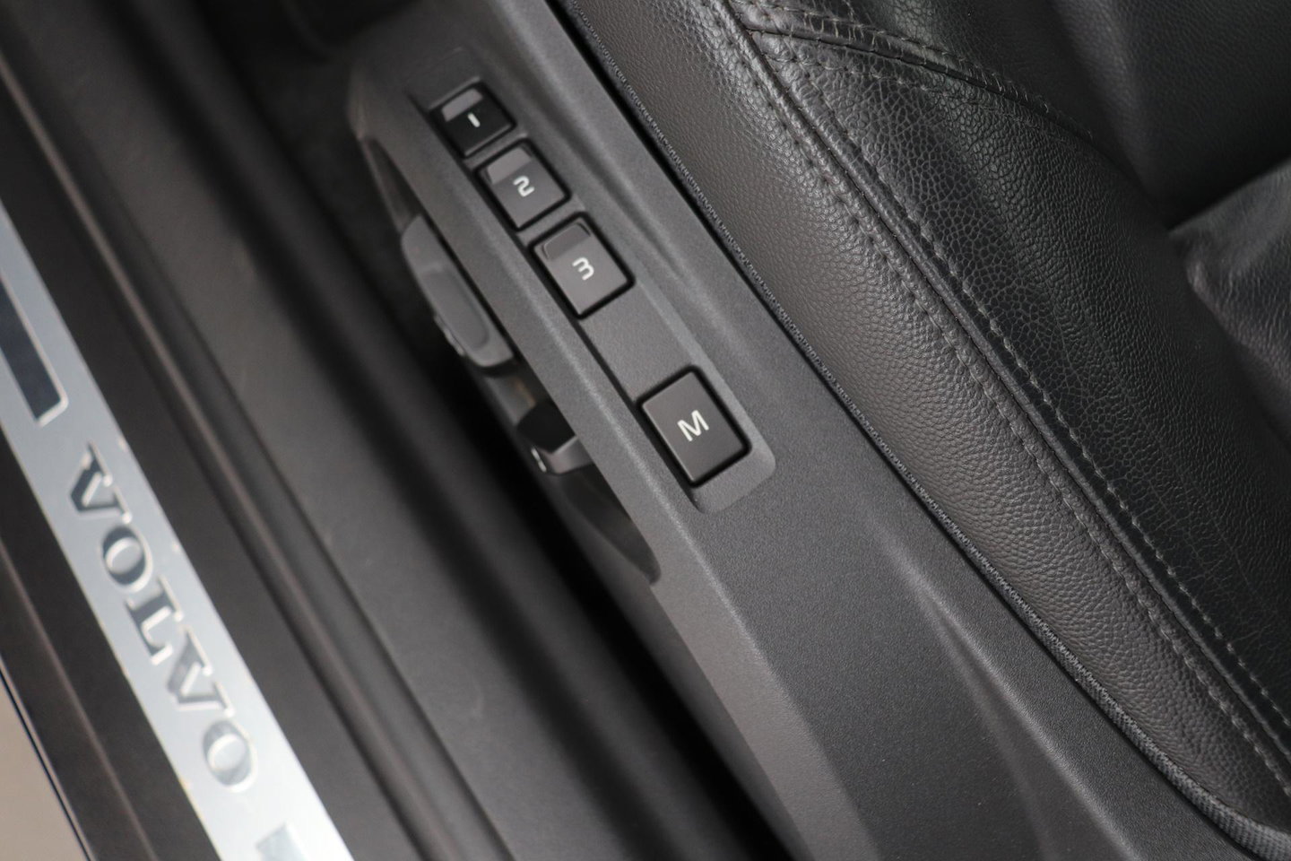 Volvo C70 Convertible 2.0D Summum | Cruise Control | Stoelverwarming | Leder | Memory | Bi-Xenon | 17 Inch