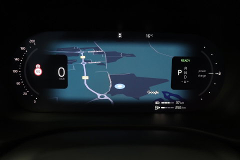 Volvo XC60 T8 Ultra Black Edition | Luchtvering | Bowers&Wilkins | Panoramadak | 360° Camera | Massage+Ventilatie | Head-Up | Trekhaak | BLIS | 21 Inch